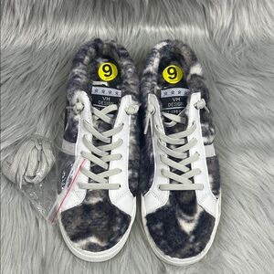 NWT Vintage Havana Gray and White Furry Slip-On Sneakers